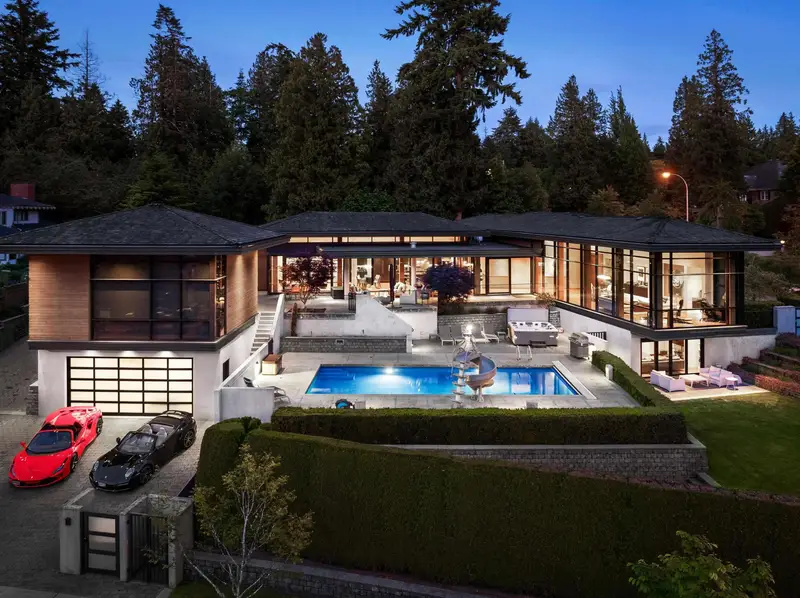 13677 32 AVENUE - photo 4 of 25