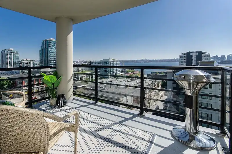 902 124 W 1ST STREET - photo 1 of 25