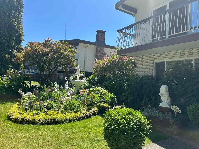 2698 WARD STREET - photo 2 of 10