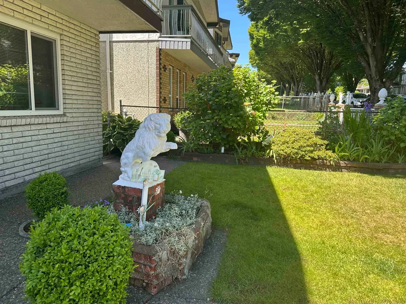 2698 WARD STREET - photo 3 of 10