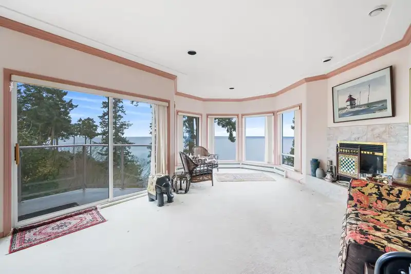 58 TSAWWASSEN BEACH ROAD - photo 2 of 15