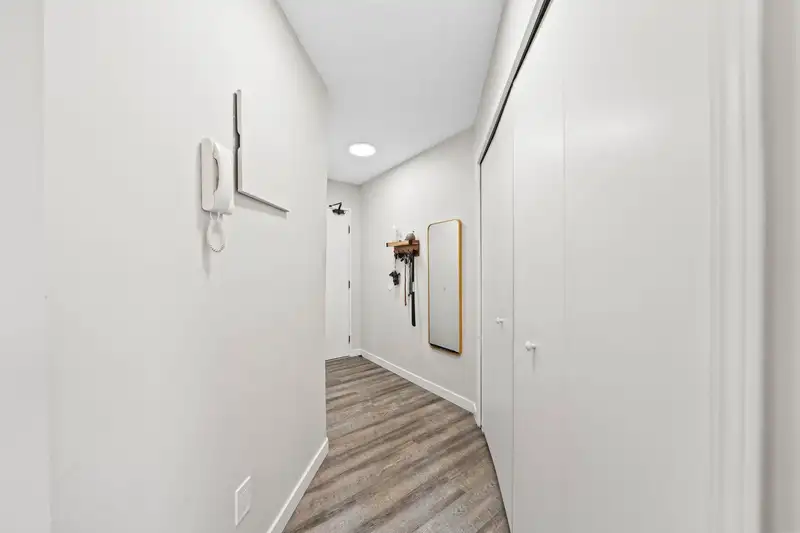112 1341 GEORGE STREET - photo 4 of 33
