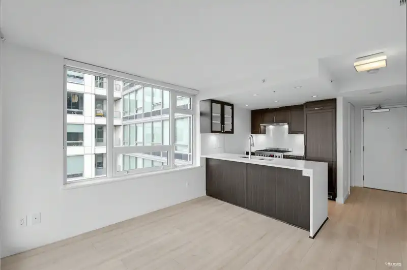 908 5665 BOUNDARY ROAD - photo 4 of 22