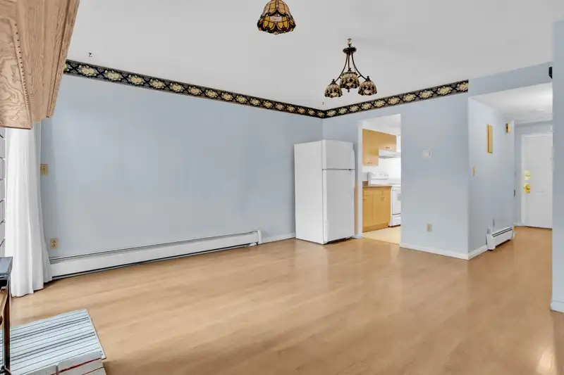 241 7447 140 STREET - photo 4 of 21