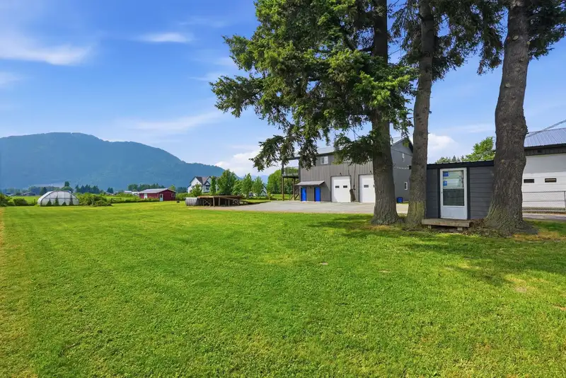 6155 BLACKBURN ROAD - photo 1 of 40