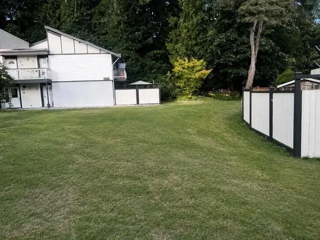 36 882 PREMIER STREET - photo 3 of 16