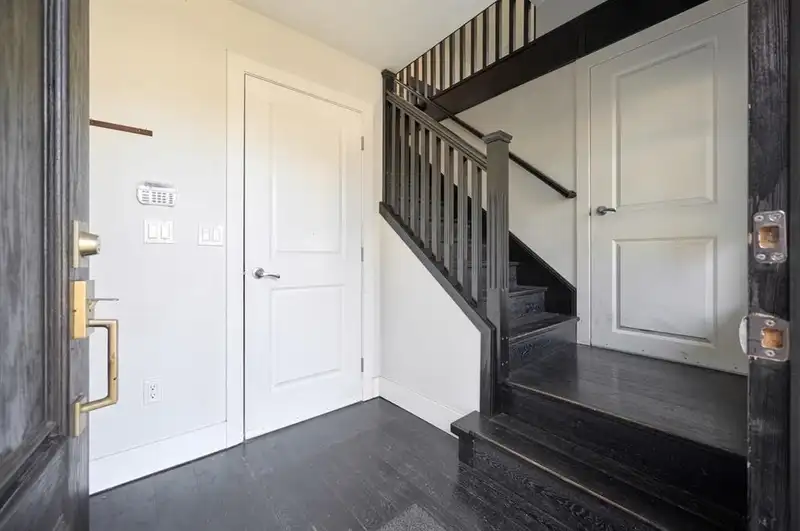 3240 NAPIER STREET - photo 2 of 22