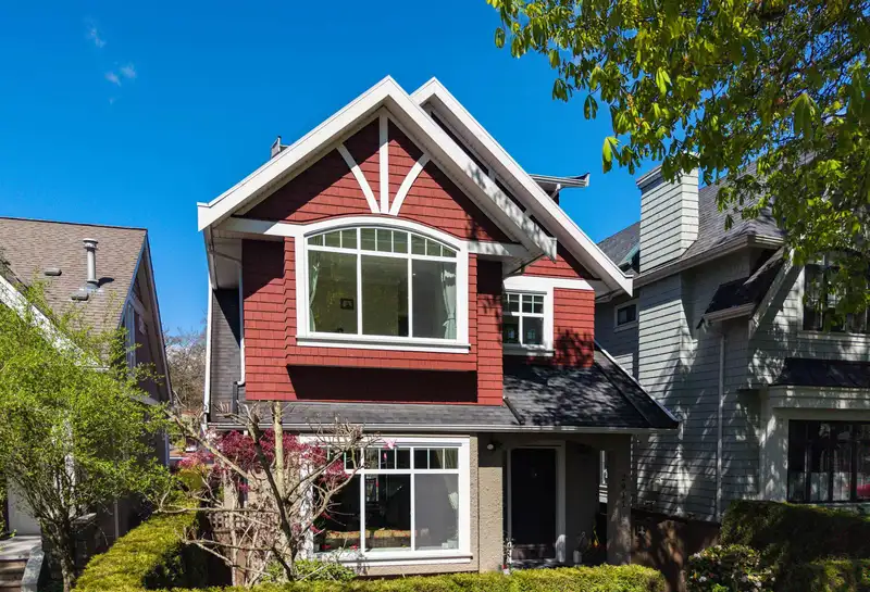 2911 W 35TH AVENUE - photo 1 of 40
