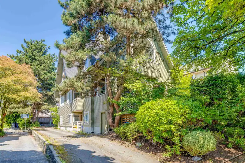 2415 W 6TH AVENUE - photo 2 of 22
