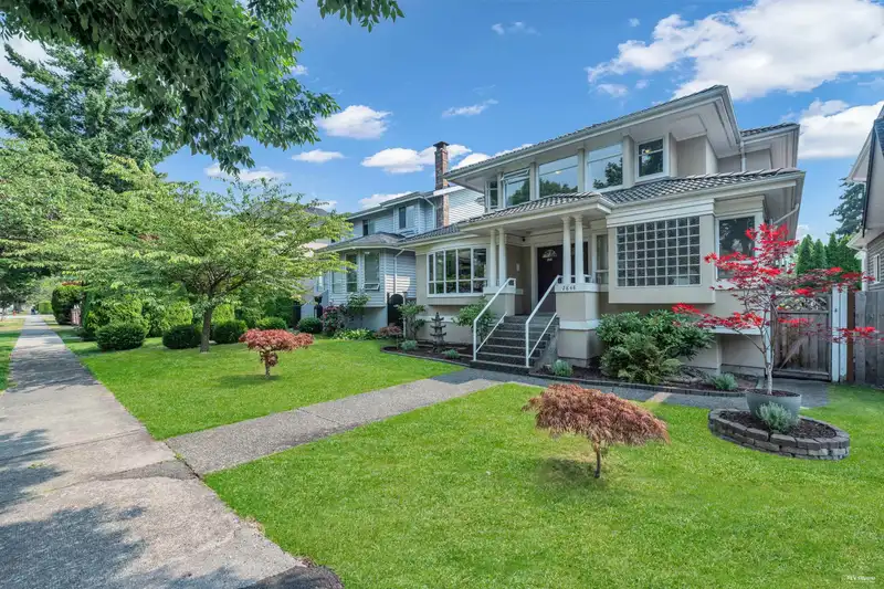 2848 W 20TH AVENUE - photo 1 of 15