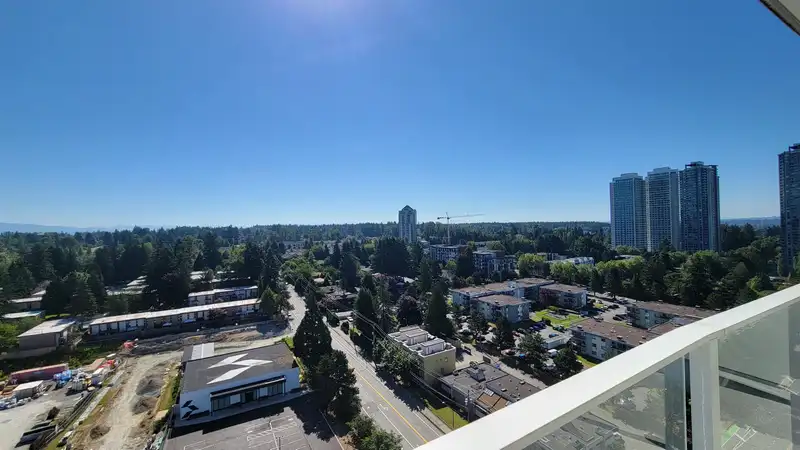 1703 13685 102 AVENUE - photo 4 of 33
