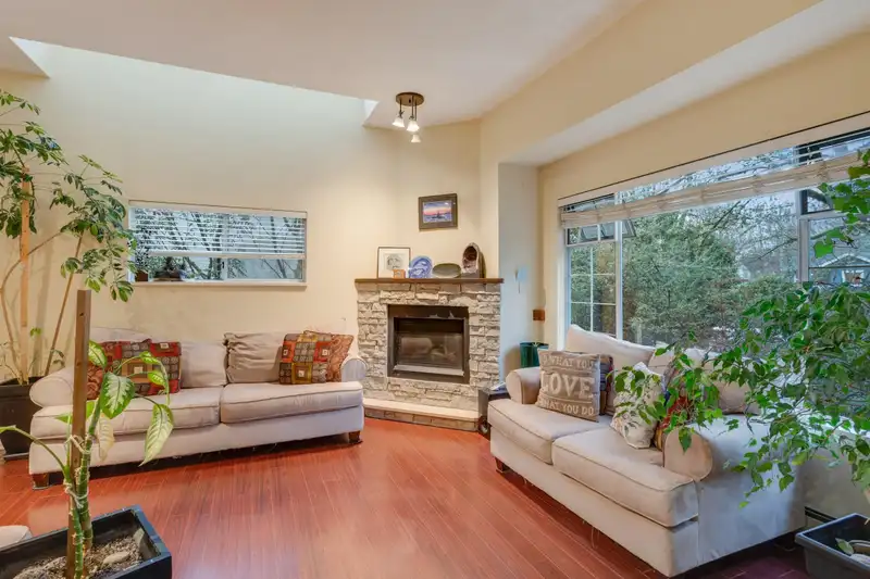 2586 W 8TH AVENUE - photo 2 of 24