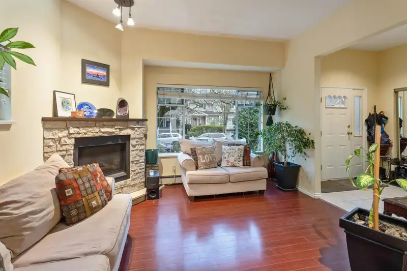 2586 W 8TH AVENUE - photo 3 of 24