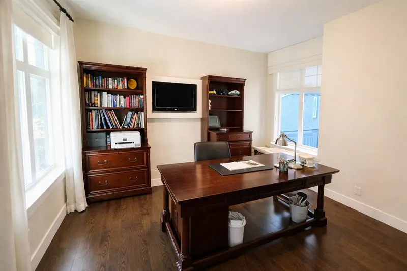 700 OCEAN CREST DRIVE - photo 4 of 23