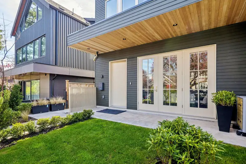 1 3642 W 20TH AVENUE - photo 4 of 40