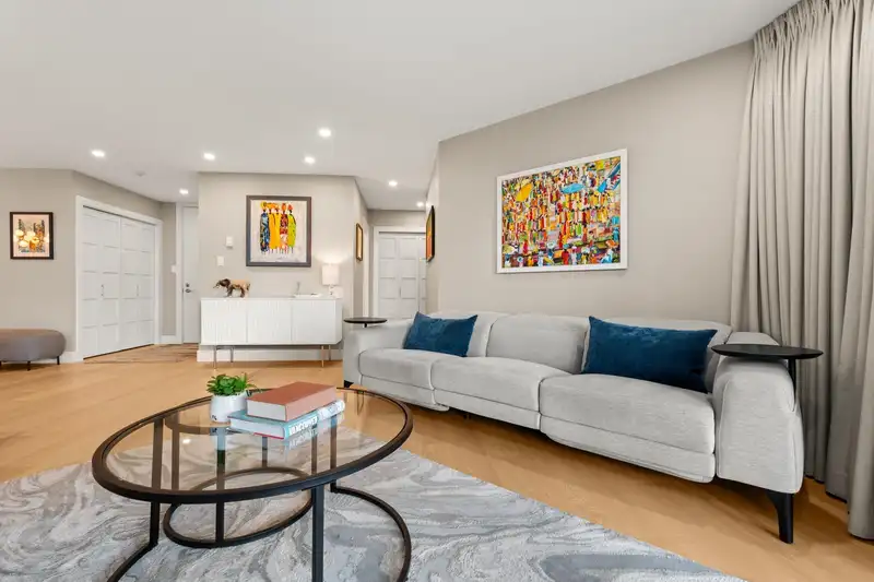 104 15025 VICTORIA AVENUE - photo 4 of 40