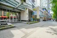 606 2978 GLEN DRIVE - thumbnail 4