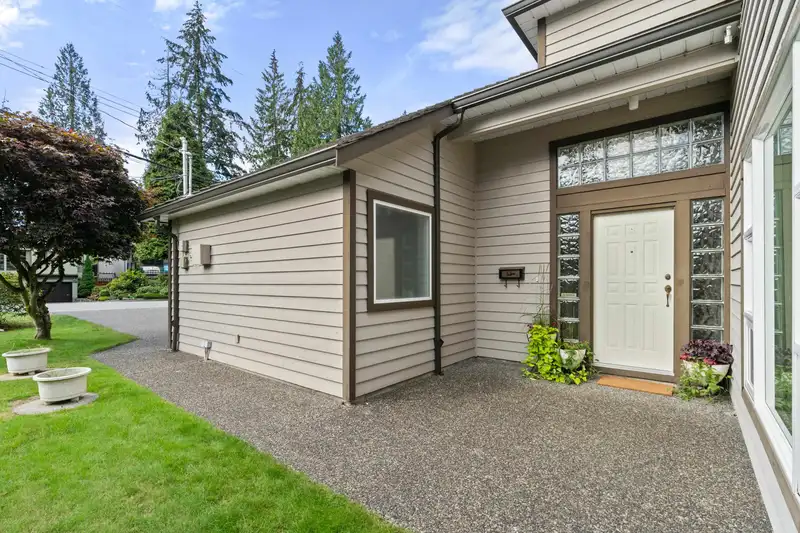 1162 CANYON BOULEVARD - photo 3 of 37