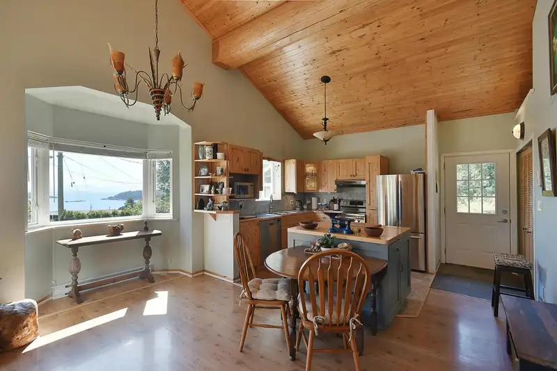 6508 LYNNWOOD COURT - photo 3 of 27
