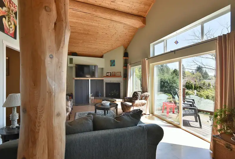 6508 LYNNWOOD COURT - photo 4 of 27