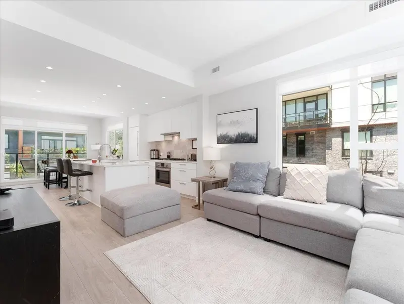 13 2728 ACADIA ROAD - photo 4 of 24