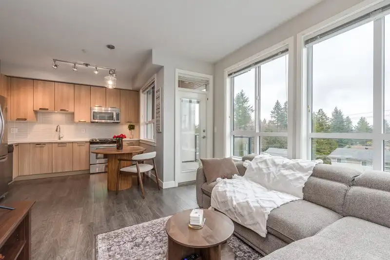 406 15388 105 AVENUE - photo 3 of 31