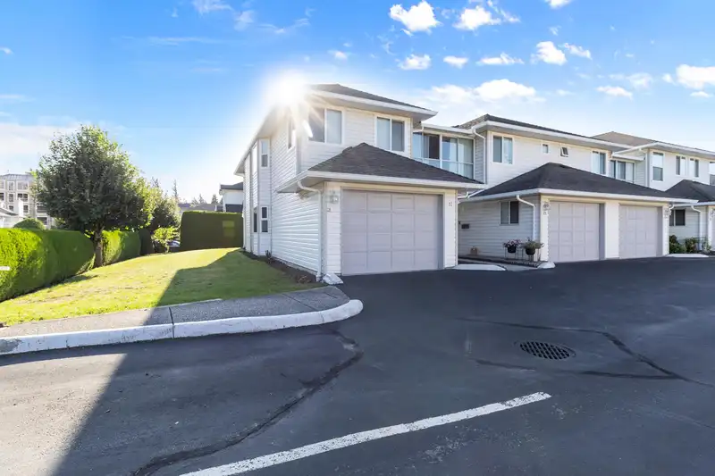 11 32640 MURRAY AVENUE - photo 1 of 34