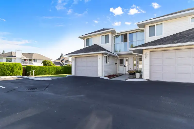 11 32640 MURRAY AVENUE - photo 3 of 34