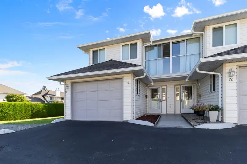 11 32640 MURRAY AVENUE - photo 4 of 34