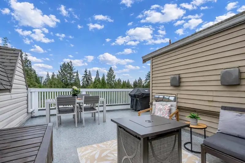 13 1073 LYNN VALLEY ROAD - photo 2 of 22