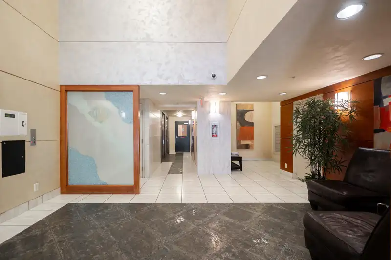 805 168 E ESPLANADE AVENUE - photo 4 of 23