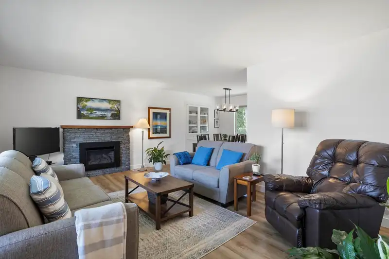 33268 SWANSEA AVENUE - photo 2 of 40