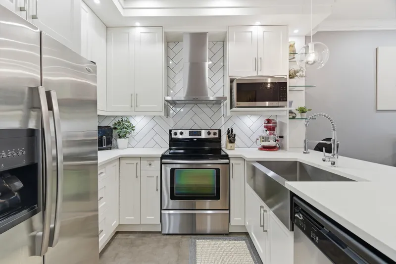 36 6299 144 STREET - photo 3 of 25