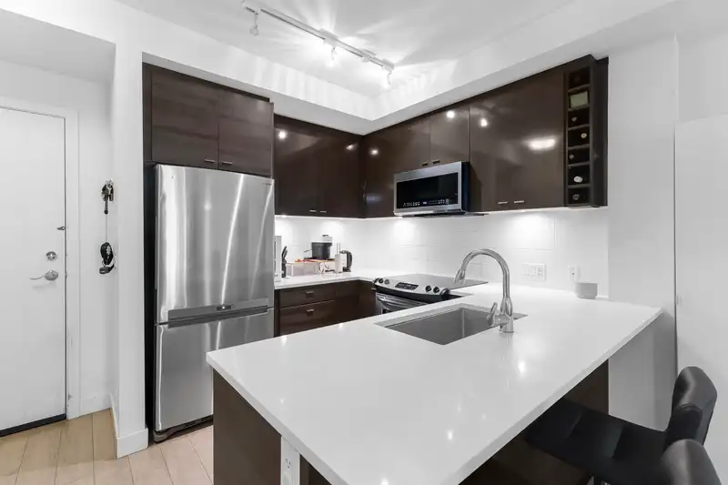 112 13931 FRASER HIGHWAY - photo 2 of 40