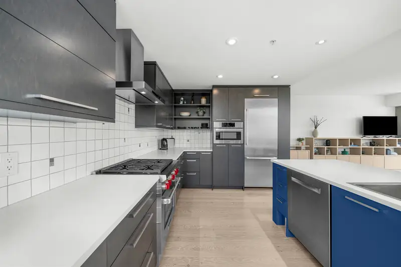 301 15445 VINE AVENUE - photo 3 of 20