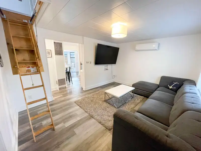 298 HEMLOCK STREET - photo 4 of 40