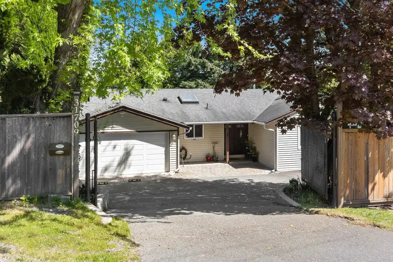 31709 OLD YALE ROAD - photo 4 of 39