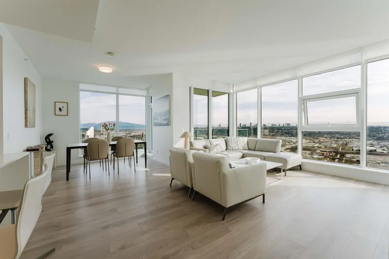 4605 680 QUAYSIDE DRIVE - photo 2 of 25