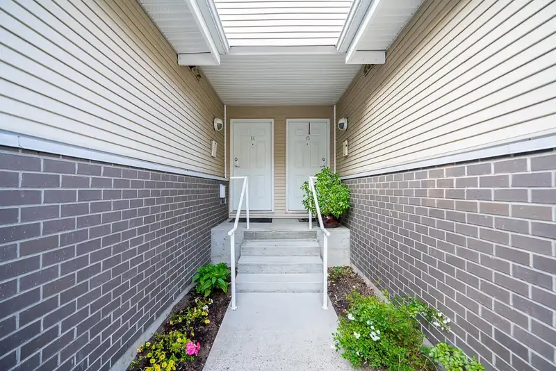 14 13918 58 AVENUE - photo 3 of 39