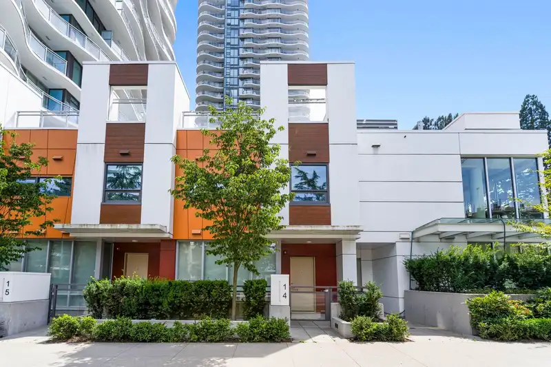 TH14 13318 104 AVENUE - photo 2 of 35
