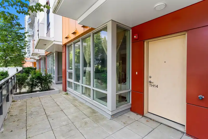 TH14 13318 104 AVENUE - photo 4 of 35