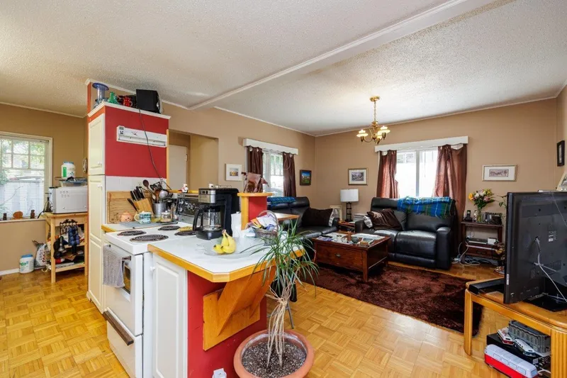 123 E KINGS ROAD - photo 4 of 25