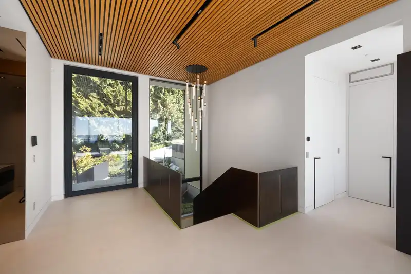 2484 OTTAWA AVENUE - photo 3 of 40