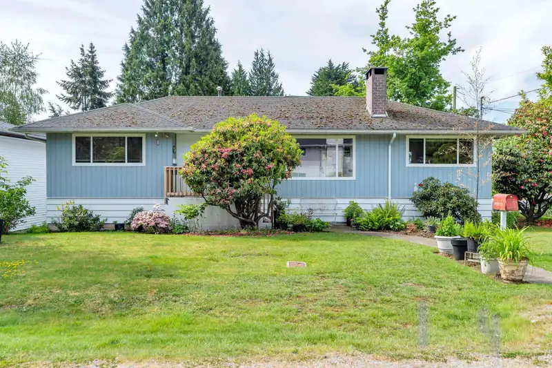 13890 BLACKBURN AVENUE - photo 3 of 27