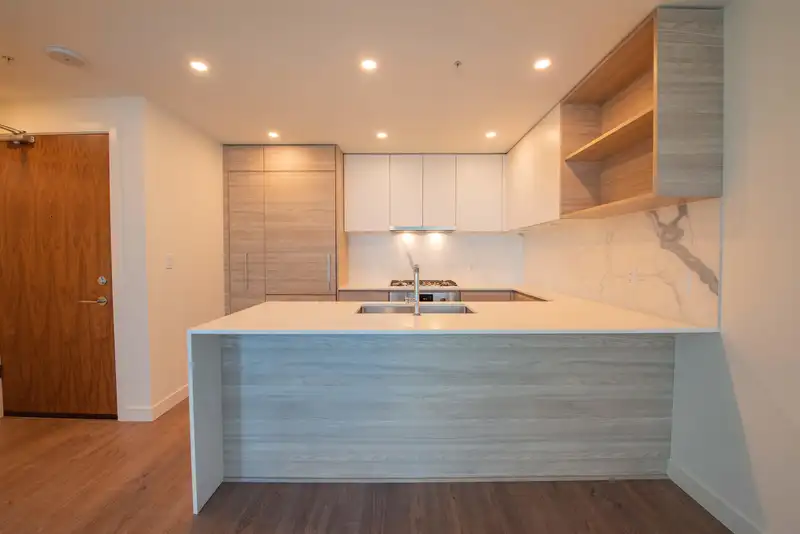 1906 595 AUSTIN AVENUE - photo 3 of 31