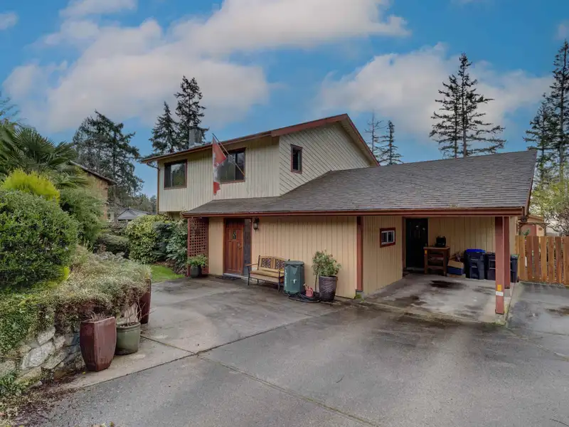 6183 BLIGH ROAD - photo 2 of 36