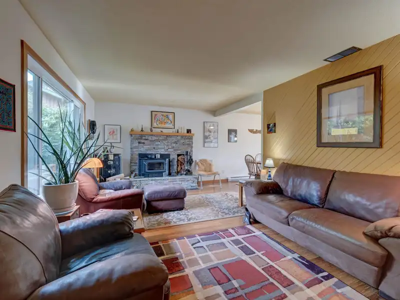 6183 BLIGH ROAD - photo 3 of 36