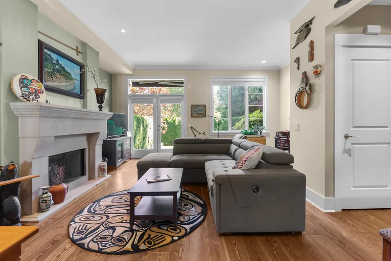 420 2580 LANGDON STREET - photo 3 of 25