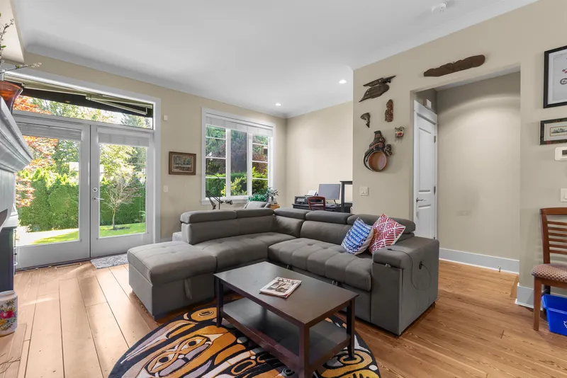 420 2580 LANGDON STREET - photo 4 of 25