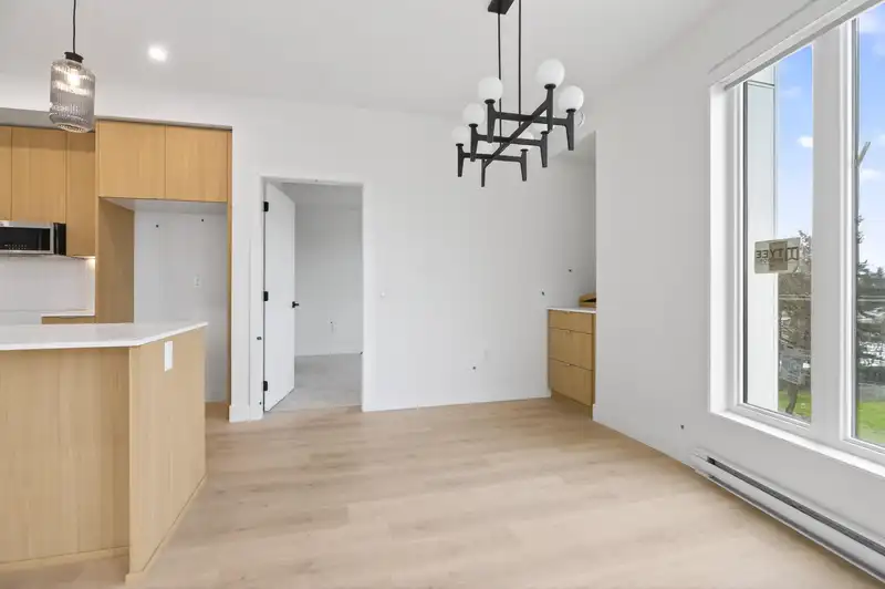 403 46185 THOMAS ROAD - photo 2 of 14